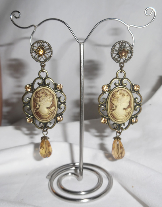 Brincos camuflados castanhos com cristal Swarovski