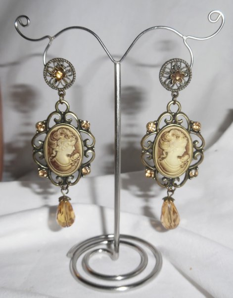 Brincos camuflados castanhos com cristal Swarovski
