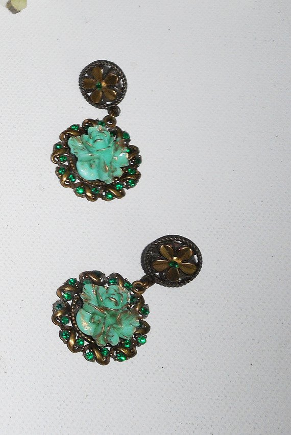 Brincos de camafeu verde cristal floral
