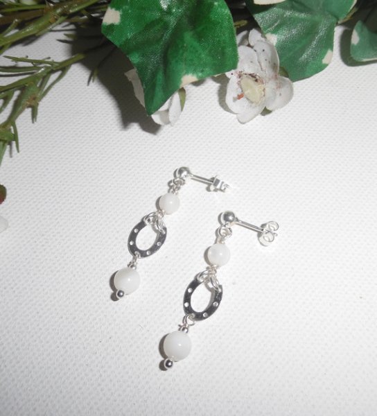 Brincos de mãe de pérolas com ferradura em 925 tachas de prata