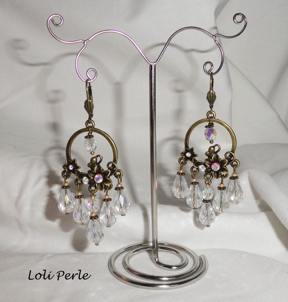 Brincos de flores e gotas com gotas de cristal