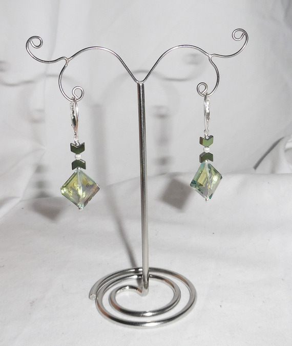 Brincos de cristal verde com diamantes em prata de 925 libras esterlinas