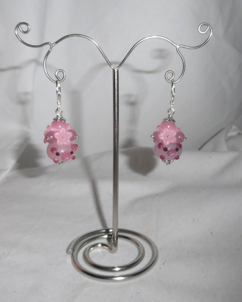 Brincos originais de flores cor-de-rosa com pérolas e porcos de vidro