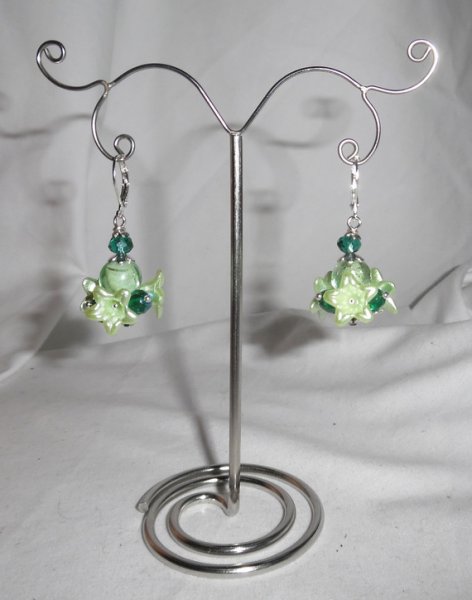 Brincos originais de anis com pérolas verdes de cristal