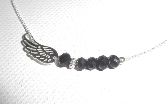 Pulseira de tornozelo com asa e contas de cristal boémio negro em corrente de prata 925