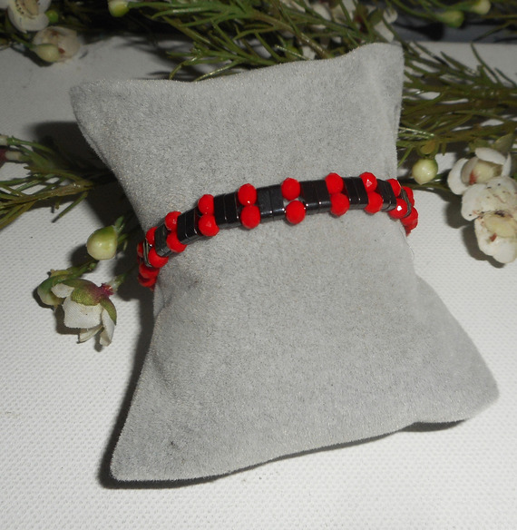 Pulseira de pedra hematita com contas de cristal vermelho e prata 925
