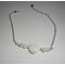 Pulseira de Santa Lúcia com missangas madrepérola sobre corrente de prata 925