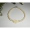 Pérolas e bracelete de rosa em gorgon em bruto sobre fecho de prata