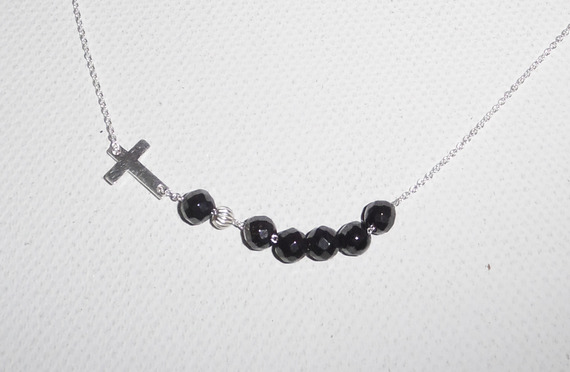 925 colar de gargantilha de prata com cruz e contas de cristal preto