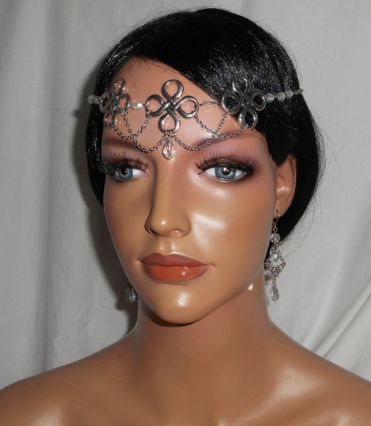 Tiara de contas de cristal boémio com motivos celtas 2 em 1