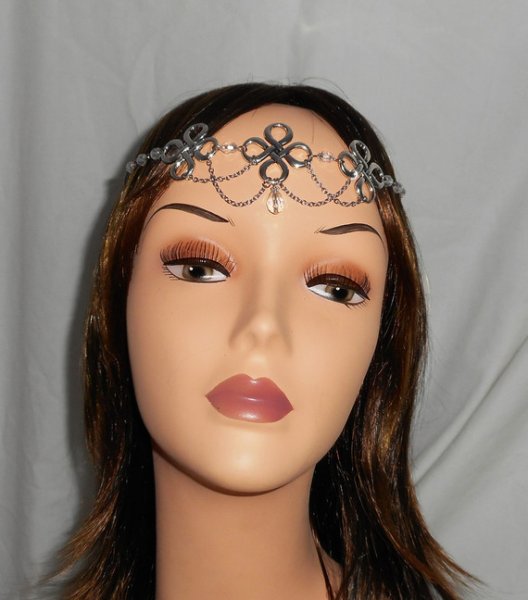 Tiara de contas de cristal boémio com motivos celtas 2 em 1