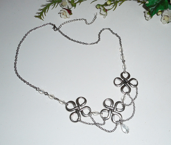 Tiara de contas de cristal boémio com motivos celtas 2 em 1