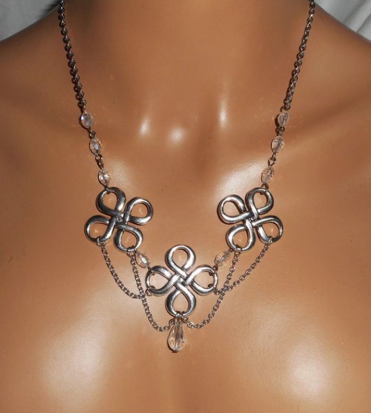 Tiara de contas de cristal boémio com motivos celtas 2 em 1