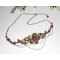 Tiara de bronze com contas de cristal vermelho boémio e desenho floral