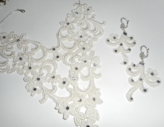 Conjunto Colar Ceremonial com padrão arabesco e flores com cristal Swarovski