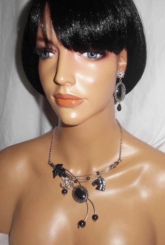Conjunto de colar Colar original de metal soldado com pedras de cavalo e hematite