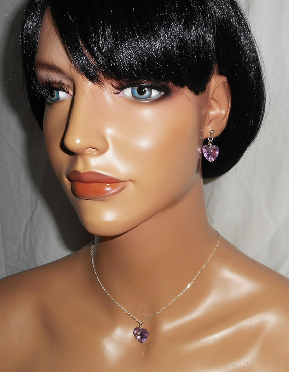 Conjunto de pingente coração roxo com cristal Swarovski sobre corrente de prata 925