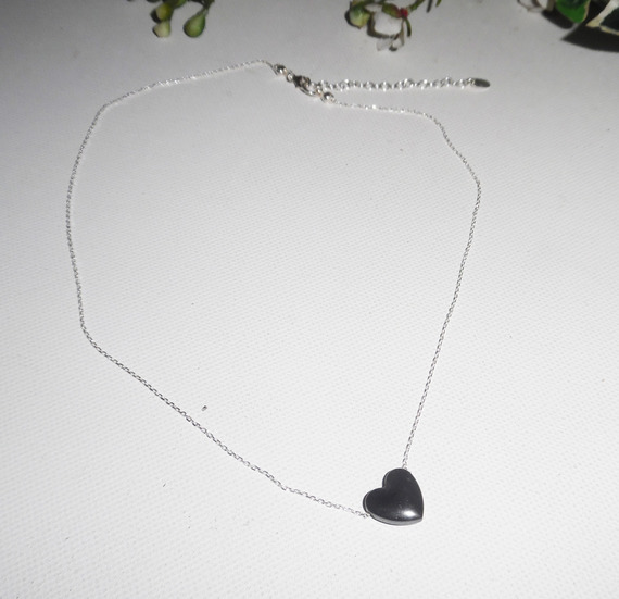 Pendente coração hematite sobre corrente de prata 925