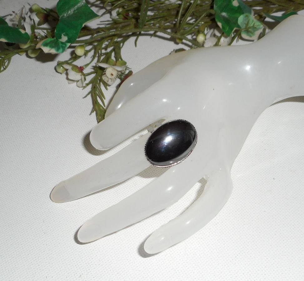 Anel de cabochon Hematite