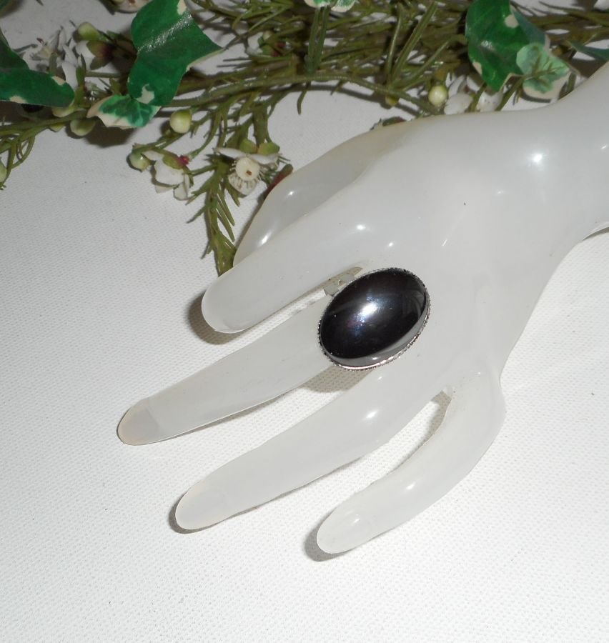 Anel de cabochon Hematite