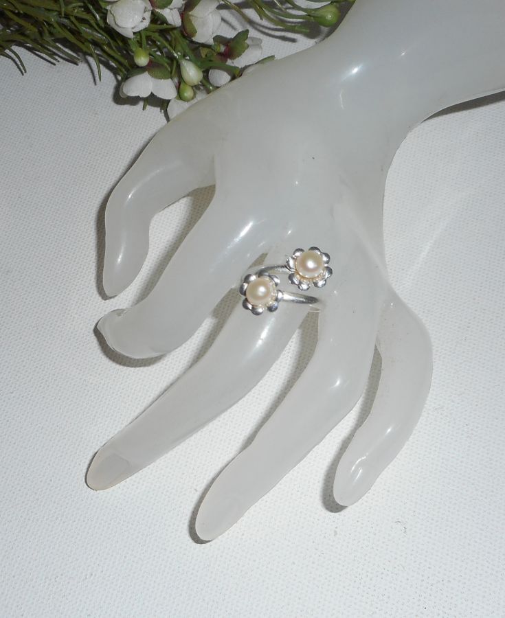 Anel original de prata 925 com dupla flor e pérolas brancas cultivadas