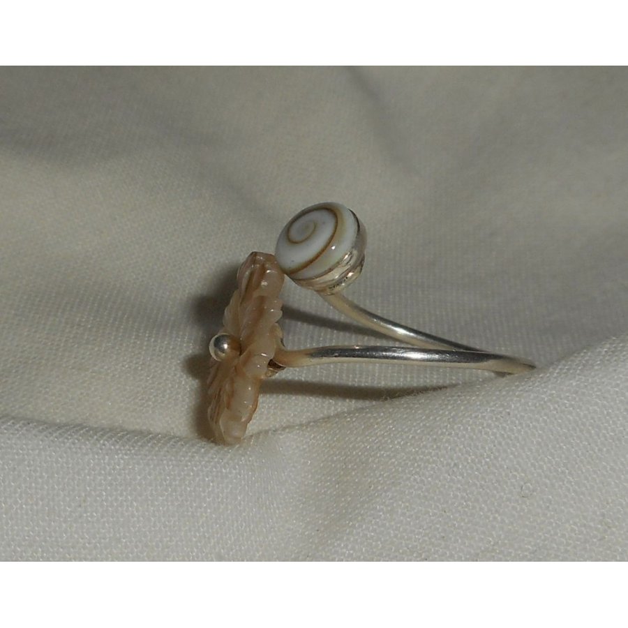 Anel Original 925 Sterling Silver Ring com Mãe de Pérola Margarida e Olho de Santa Lúcia