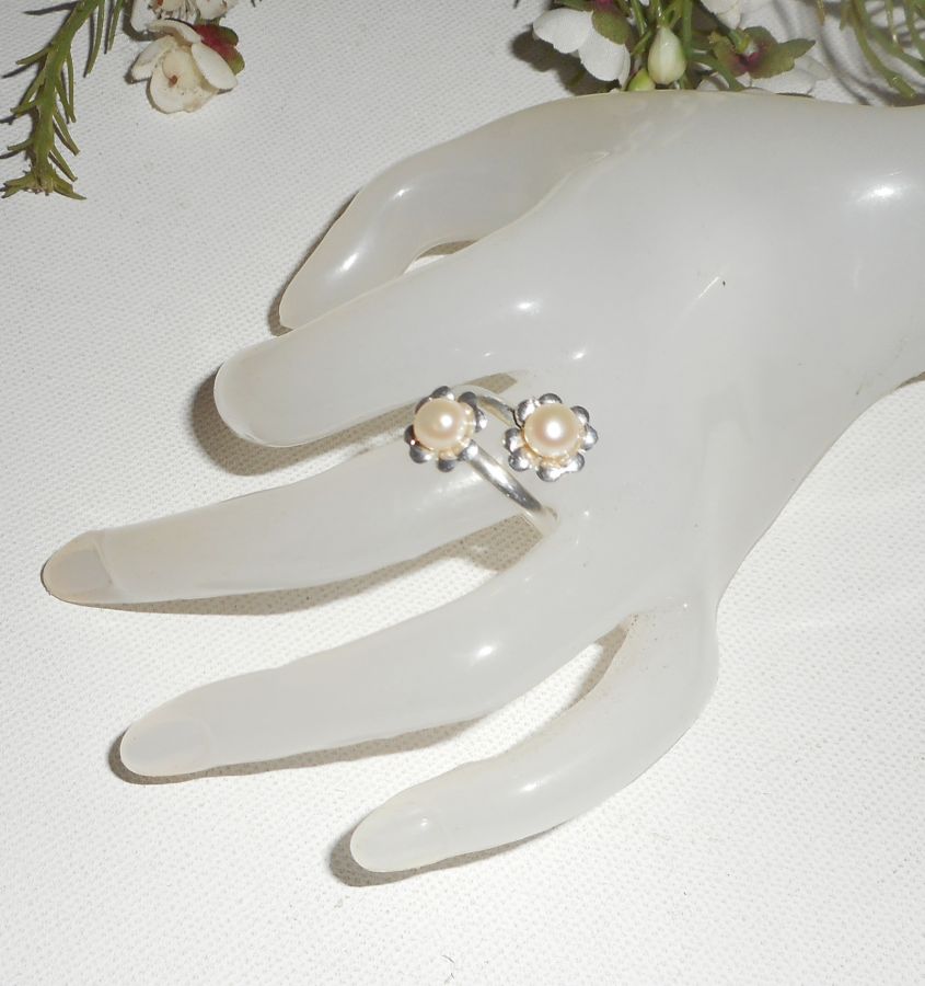 Anel original de prata 925 com dupla flor e pérolas brancas cultivadas