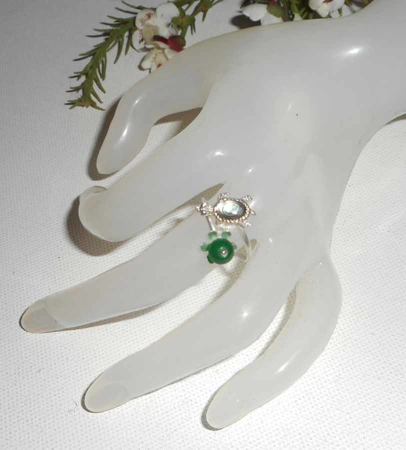 Anel original de prata 925 com tartaruga abalone e pedra de jade verde