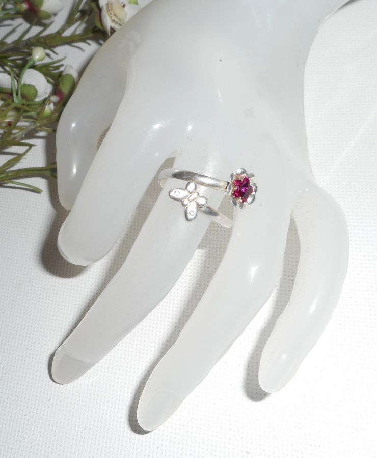 Anel original de prata 925 com flor de cristal e borboleta