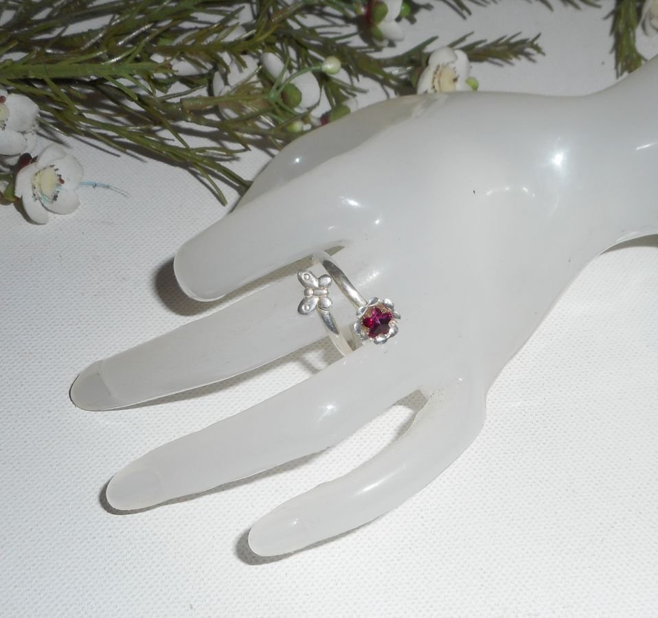 Anel original de prata 925 com flor de cristal e borboleta