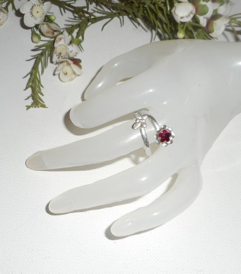 Anel original de prata 925 com flor de cristal e borboleta