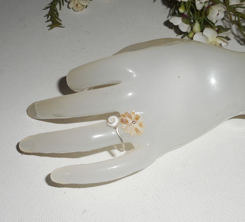 Anel Original 925 Sterling Silver Ring com Mãe de Pérola Margarida e Olho de Santa Lúcia