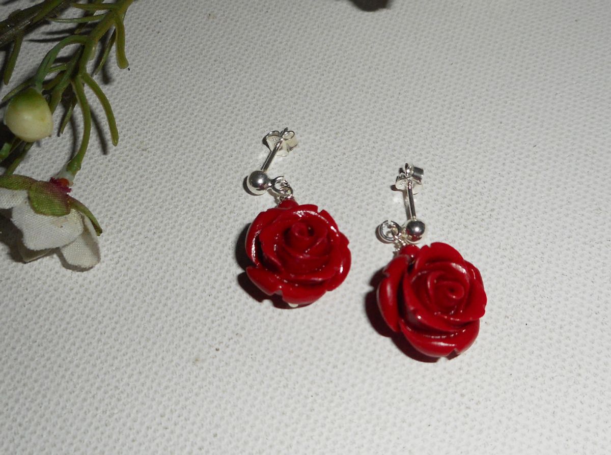 Brincos com rosas vermelhas, prata 925