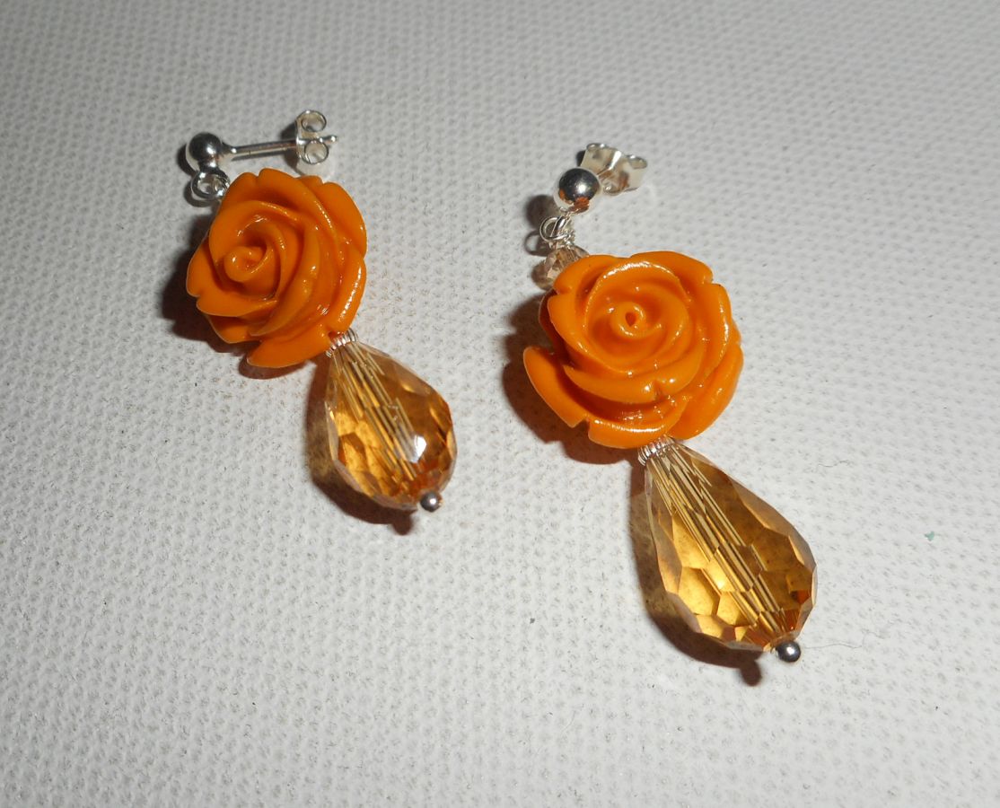Brincos com rosa mostarda e gotas de cristal boémio, prata 925