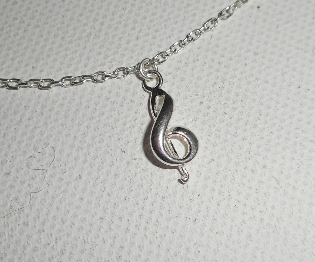 Bracelete/corrente de cano com nota musical em corrente de prata 925
