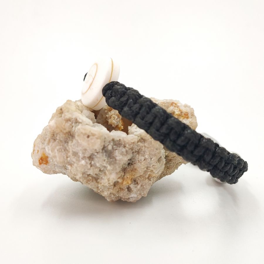 Pulseira de corda tecida com o olho de Santa Lúcia para boa sorte