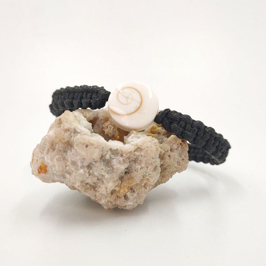 Pulseira de corda tecida com o olho de Santa Lúcia para boa sorte