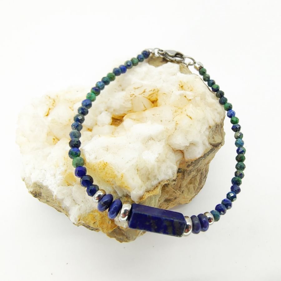 Pulseira fina com pedras Lápis Lazúli 