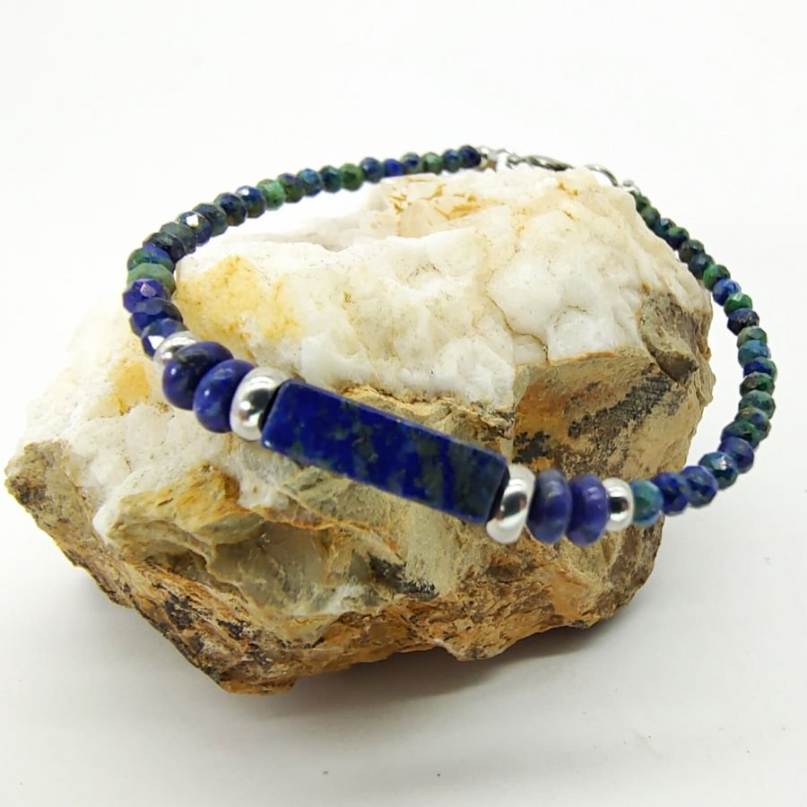 Pulseira fina com pedras Lápis Lazúli 