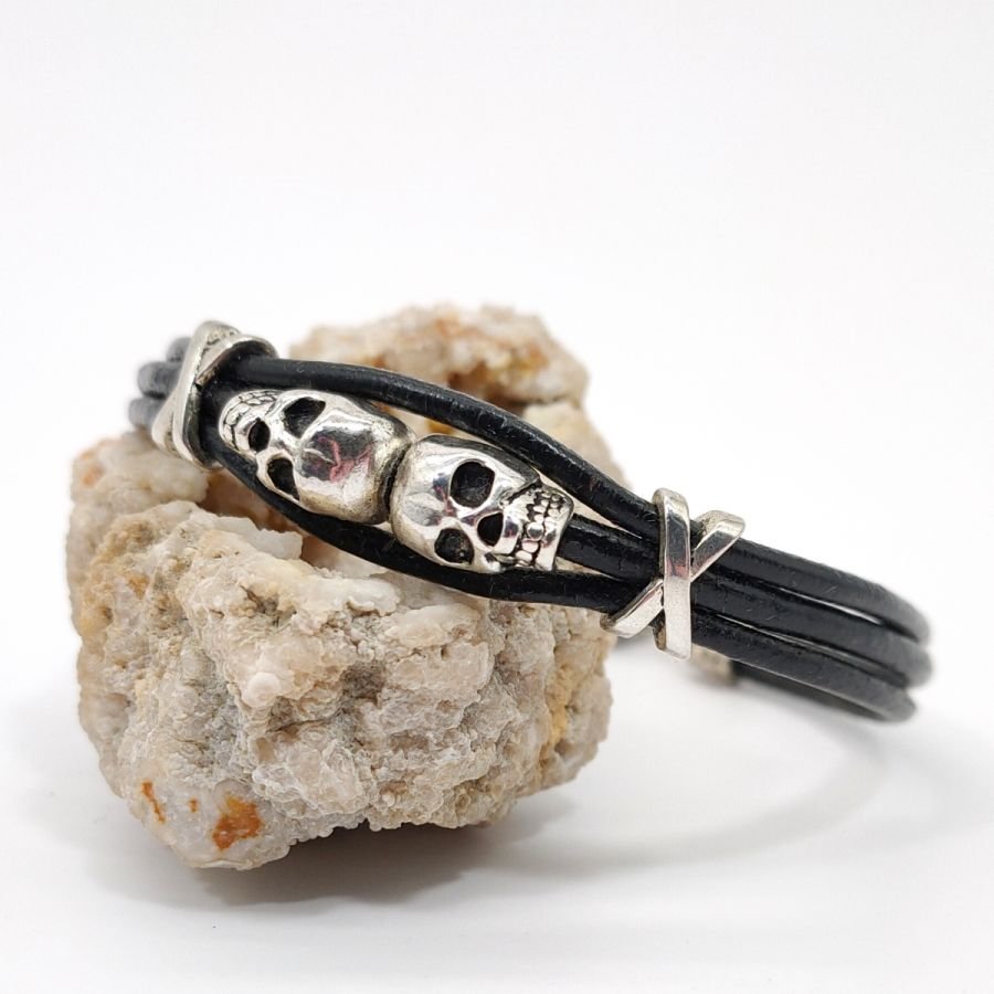 Pulseira masculina de couro preto multi-fio com conta dupla de crânio 
