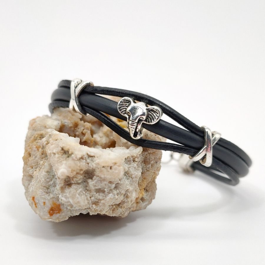 Pulseira de elefante sobre cordas de couro preto