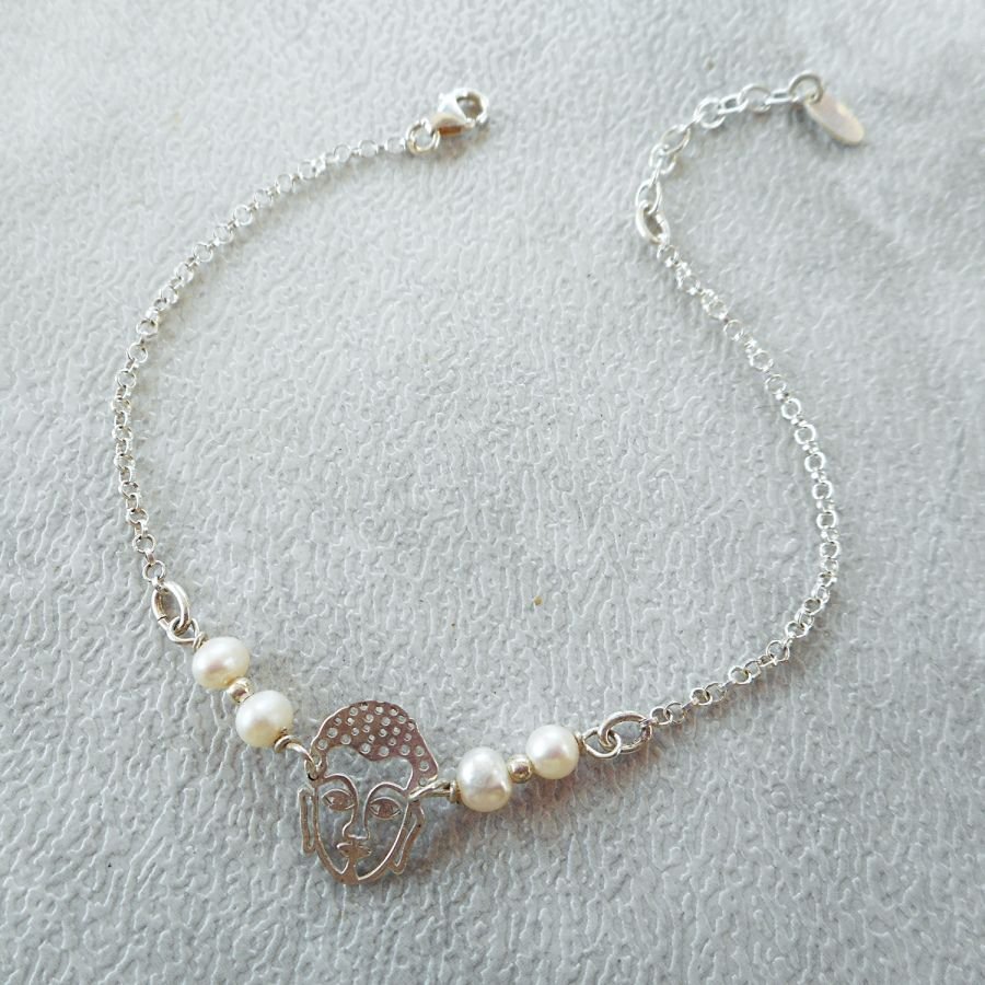 Pulseira de pérolas cultivadas com Buda em prata 925