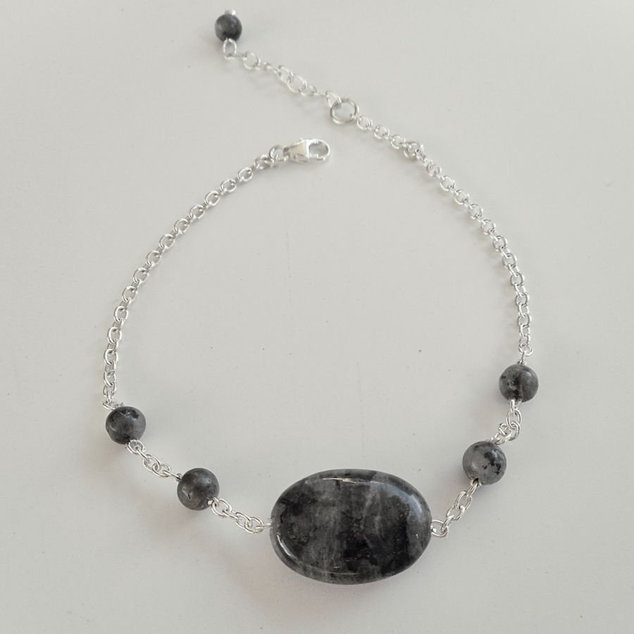 Pulseira de pedra labradorite cinzenta sobre corrente de prata 925