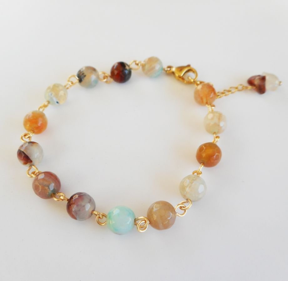 Pulseira com pedras de ágata facetadas multicoloridas