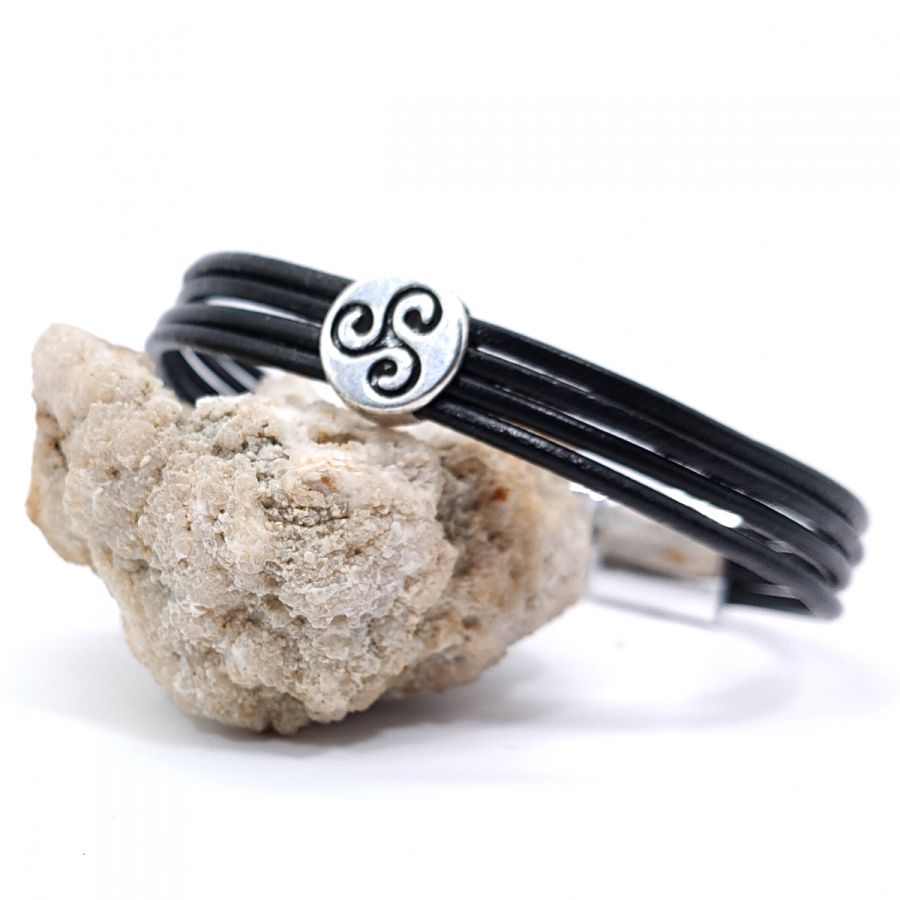 Pulseira Tricel em couro multi-fio 