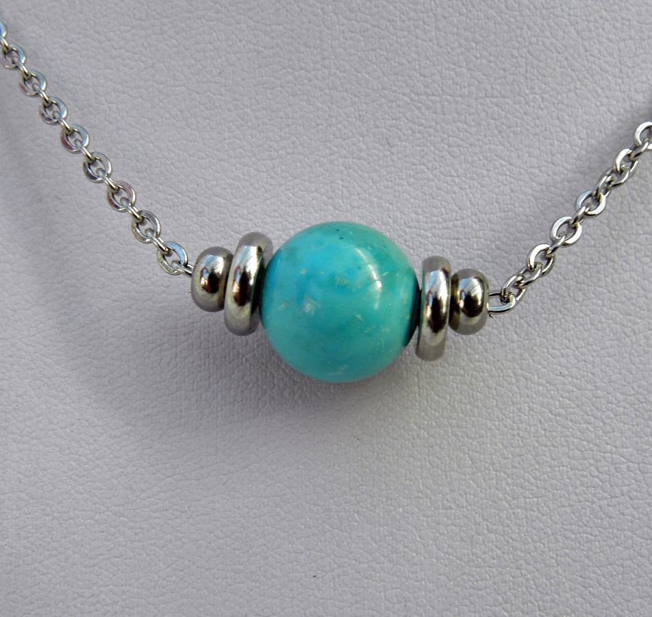 Colar Solitaire com pedra amazonite azul e contas de aço inoxidável