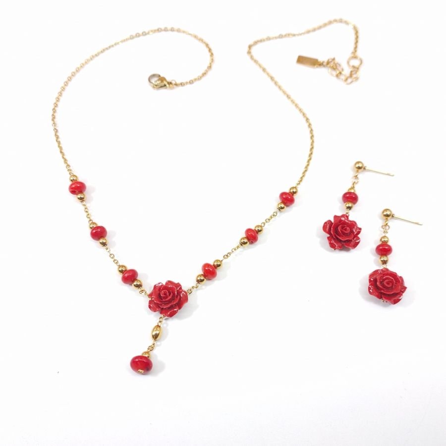 Colar e brincos com rosas gorgonianas vermelhas
