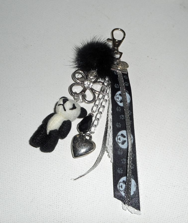 Porta-chaves/jóias de saco Panda com pompom de marta preta e fitas