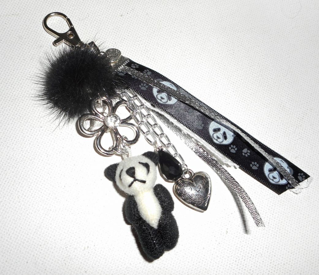 Porta-chaves/jóias de saco Panda com pompom de marta preta e fitas