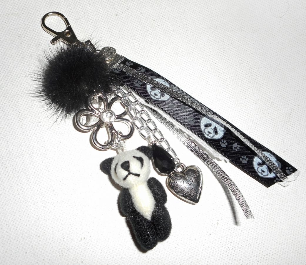Porta-chaves/jóias de saco Panda com pompom de marta preta e fitas